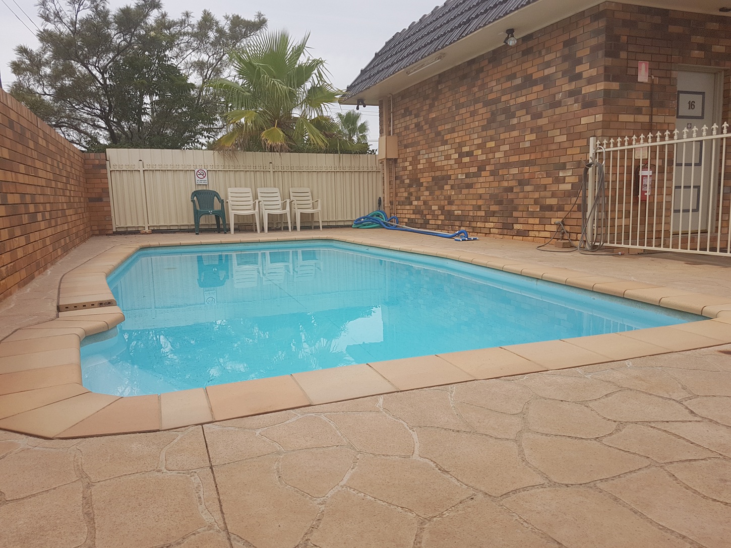 Jondaryan Ave street view,Acacia Motel